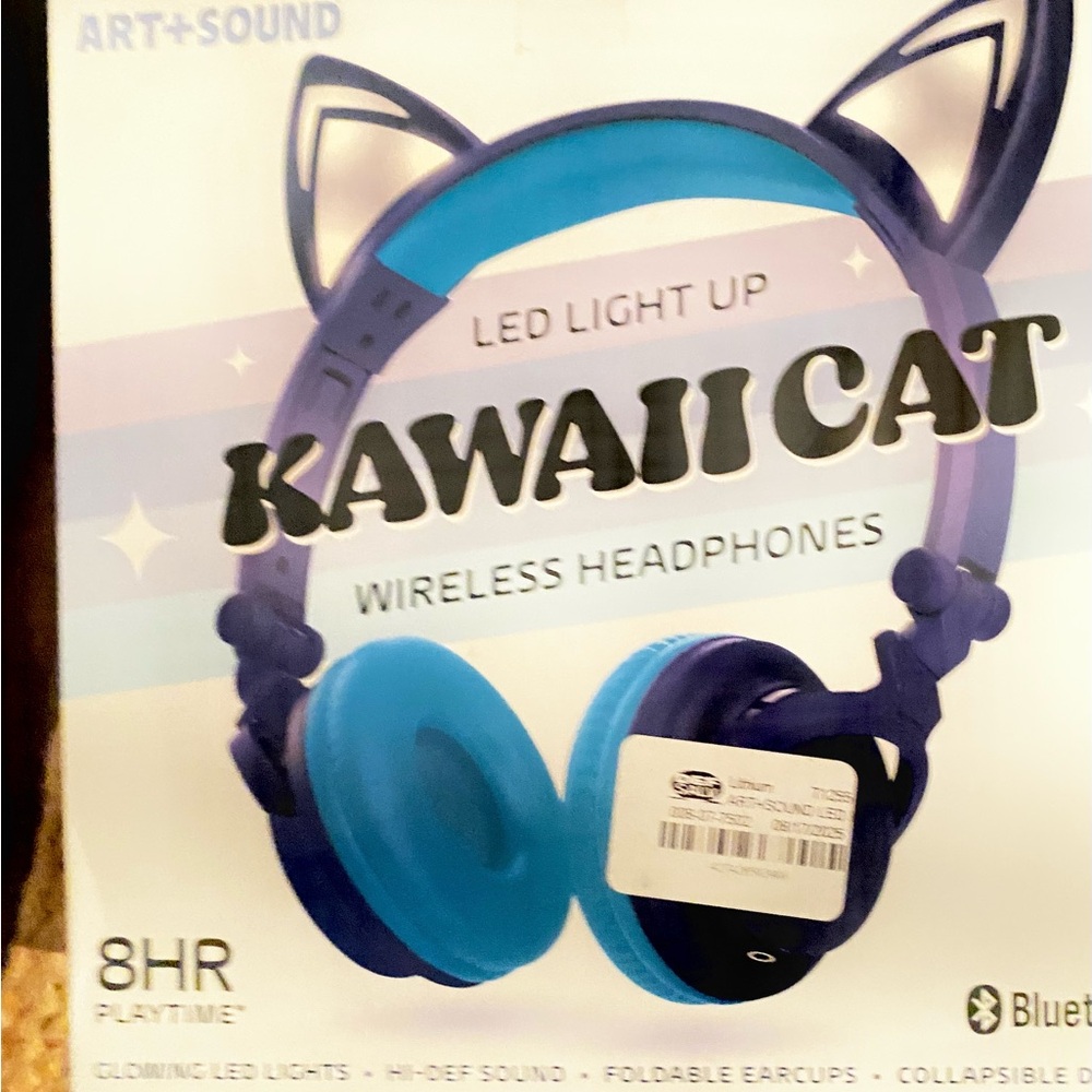 Kawaii Cat LED Light Up Wireless Headphones - Blue and Purple
